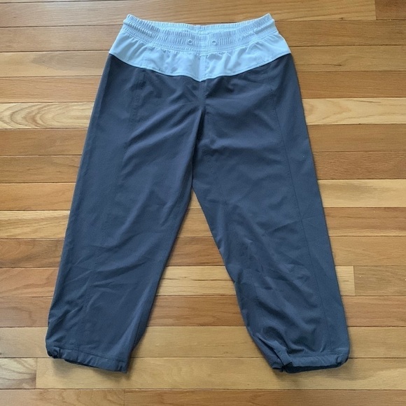 Lululemon Step Lively Capri/Crop Pant - Picture 1 of 7